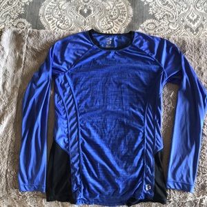 Long sleeve active wear top